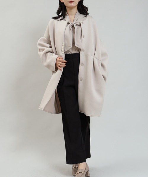 TRUDEA(トルディア)の「スポンディッシュパール使いコート(ノーカラーコート・レディース・ブラック/ホワイト・MEDIUM)」の12枚目の写真