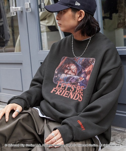 MONO-MART（モノマート）の「【ユニバーサル・スタジオ・ジャパン、ハロウィーン・ホラー・ナイト「チャッキーズ・カーニバル・オブ・カオス～チャッキーの血塗られた祭典～」限定デザイン】ヴィンテージライク ビッグシルエットスウェット（スウェット・レディース・スミクロ/オートミール・L/M）」の6枚目の写真