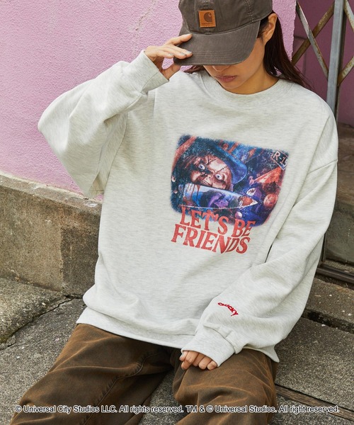 MONO-MART（モノマート）の「【ユニバーサル・スタジオ・ジャパン、ハロウィーン・ホラー・ナイト「チャッキーズ・カーニバル・オブ・カオス～チャッキーの血塗られた祭典～」限定デザイン】ヴィンテージライク ビッグシルエットスウェット（スウェット・レディース・スミクロ/オートミール・L/M）」の13枚目の写真