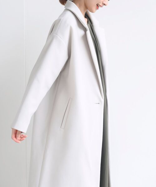 rps（アールピーエス）の「ワイドチェスターロングコート（チェスターコート・レディース・ネイビー/アイボリー/ベージュ/モカ・フリー）」の14枚目の写真