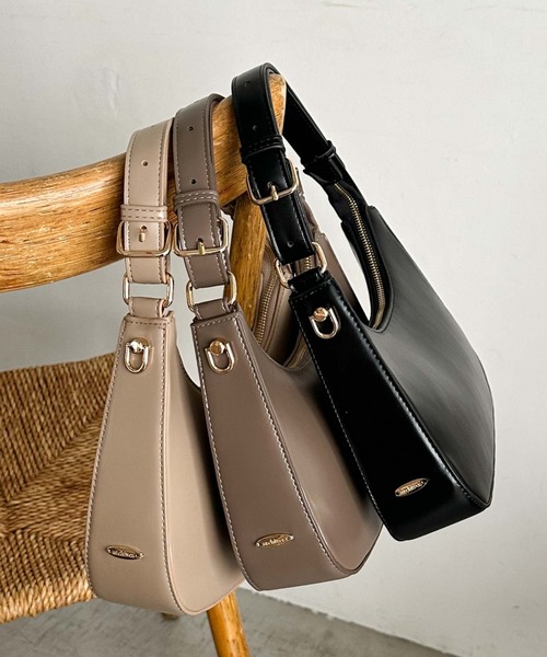 archives（アルシーヴ）の「メタルロゴHOBOバッグ（ハンドバッグ・レディース・ブラック/グレイッシュベージュ/モカ・FREE）」の3枚目の写真