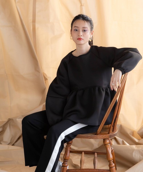 bohmal（ボマール）の「ダンボールニットペプラムトップス（スウェット