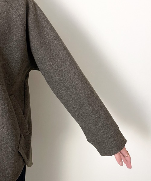 DOLLUPOOPS（ドールアップウップス）の「フェイクメルトンZIPパーカージャケット（ノーカラージャケット・レディース・カーキ/ブラック・38）」の14枚目の写真