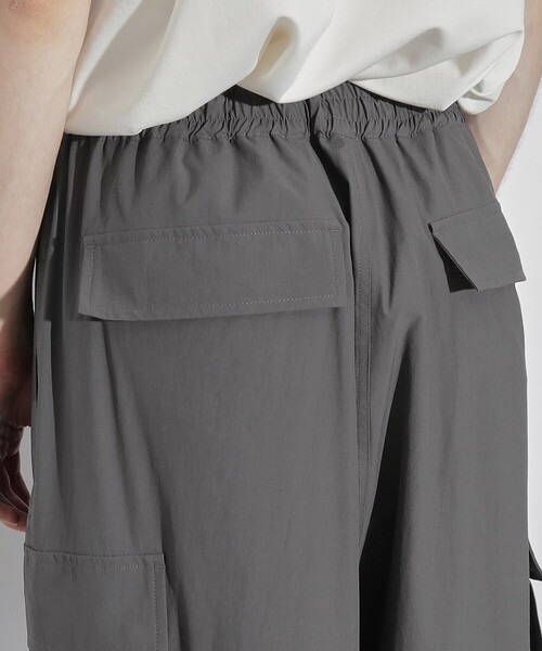 tk.TAKEO KIKUCHI(ティーケータケオキクチ)の「◆テープデザインバギーカーゴパンツ(カーゴパンツ・メンズ・ブラック/ダークグリーン/チャコールグレー/オフホワイト・01/03/02)」の11枚目の写真