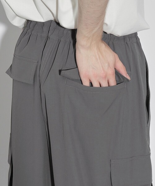 tk.TAKEO KIKUCHI(ティーケータケオキクチ)の「◆テープデザインバギーカーゴパンツ(カーゴパンツ・メンズ・ブラック/ダークグリーン/チャコールグレー/オフホワイト・01/03/02)」の12枚目の写真
