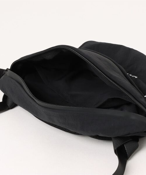 ADAM PATEK(アダムパテック)の「《ADAM PATEK》 nylon mini shoulder bag/ナイロンミニショルダーバッグ(ショルダーバッグ・メンズ・ブラック/カーキ・FREE)」の4枚目の写真