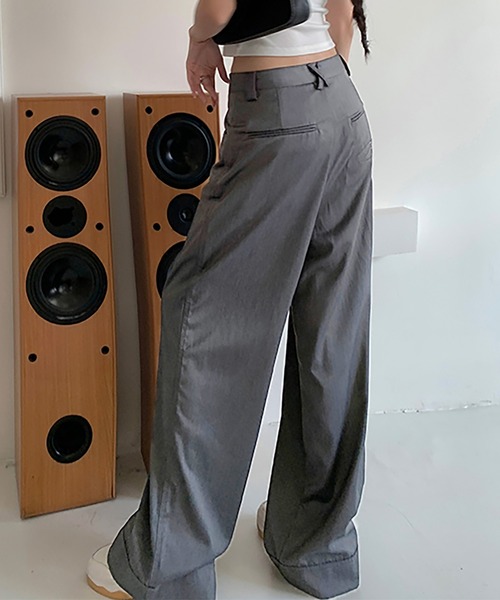 LAFFMO（ラフモ）の「ワイドタックパンツ（スラックス・レディース・グレー・M/L）」の4枚目の写真