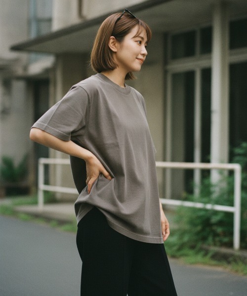 SHAKA WeAR(シャカウェア)の「【SHAKA WEAR/シャカウェア】GARMENT DYE SHORT SLEEVE ガーメントダイ 8カラー展開 ヘビーウェイト ビッグシルエット ユニセックス 無地半袖Tシャツ(Tシャツ/カットソー・メンズ・ブラック系その他2/ブラック/ホワイト/ブルー系その他/ブラック系その他/イエロー系その他/レッド系その他/ブルー系その他2・SMALL/XX-LARGE/X-LARGE/LARGE/MEDIUM)」の4枚目の写真