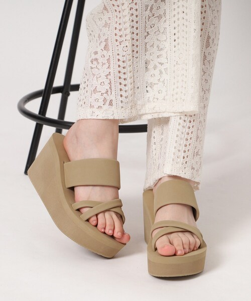ESPERANZA(エスペランサ)の「やわらか厚底サンダル(サンダル・レディース・ブラック系8/グレー系4/ベージュ系8・S/M/L/LL)」の13枚目の写真