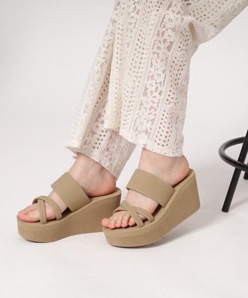 ESPERANZA(エスペランサ)の「やわらか厚底サンダル(サンダル・レディース・ブラック系8/グレー系4/ベージュ系8・S/M/L/LL)」の12枚目の写真