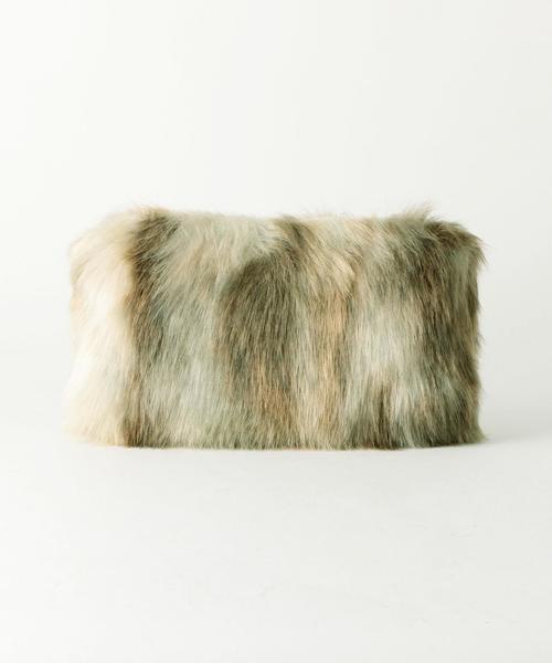 La Maison de Lyllis(メゾンドリリス)の「La Maison de Lyllis フェイクファークラッチバッグ/ L/M/d/L FUR CLT(クラッチバッグ・レディース・ライトグレー/ベージュ・フリー)」の2枚目の写真