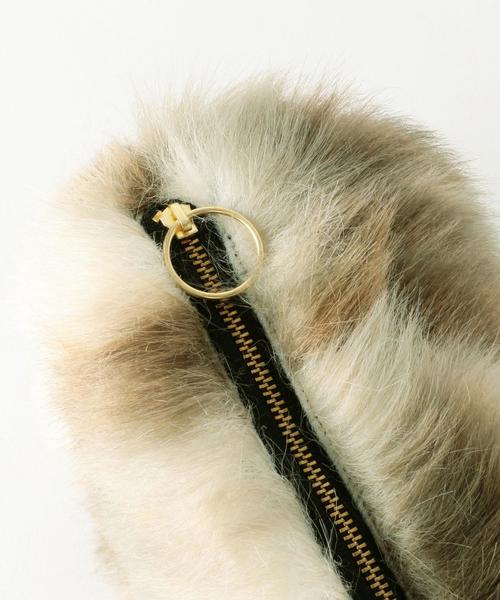 La Maison de Lyllis(メゾンドリリス)の「La Maison de Lyllis フェイクファークラッチバッグ/ L/M/d/L FUR CLT(クラッチバッグ・レディース・ライトグレー/ベージュ・フリー)」の10枚目の写真