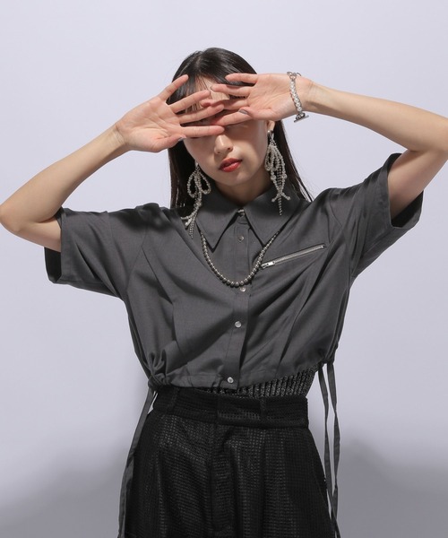 HARE（ハレ）の「ジップドロストショートシャツ(HARE)（シャツ/ブラウス・レディース・グレー/ブラック・FREE）」の8枚目の写真