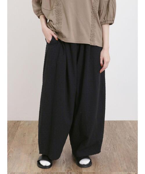 Samansa Mos2(サマンサ モスモス)の「カットドビーギャザーパンツ(その他パンツ・レディース・モカ/ブラック/キナリ・F)」の3枚目の写真