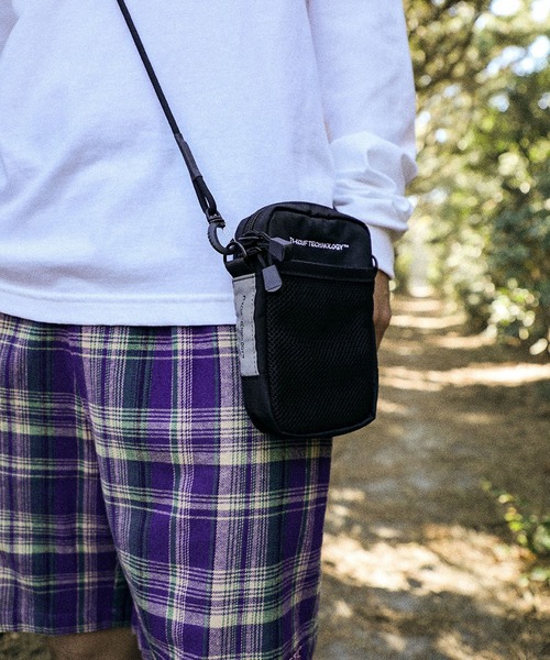 HUF（ハフ）の「EMBARCADERO POUCH / HUF ハフ ポーチ（ボディバッグ/ウエストポーチ・メンズ・ブラック・O/S）」の7枚目の写真