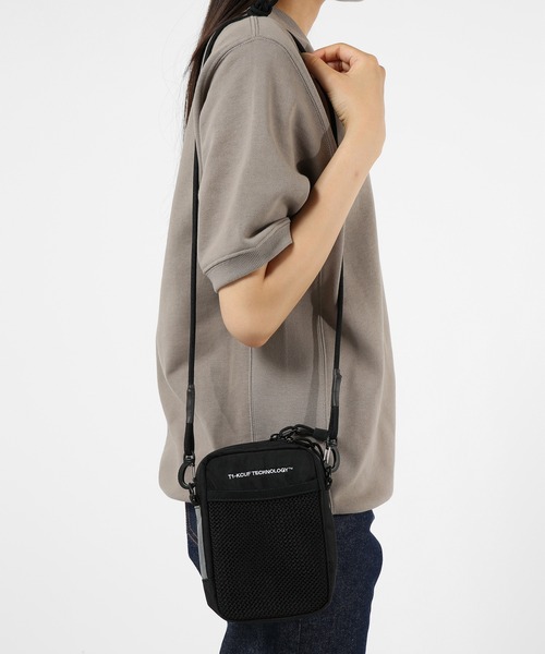 HUF（ハフ）の「EMBARCADERO POUCH / HUF ハフ ポーチ（ボディバッグ/ウエストポーチ・メンズ・ブラック・O/S）」の2枚目の写真