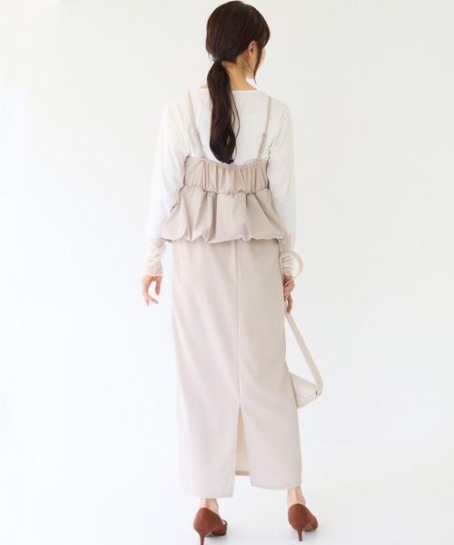 INCEDE(インシード)の「ウエストバルーンキャミワンピース(ワンピース・レディース・ブラック/グレイッシュベージュ・M/L/LL)」の4枚目の写真