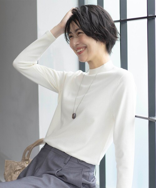 J.PRESS（ジェイプレス）の「【洗える】PRINCE ハイネック ニット（ニット/セーター・レディース・ブラック系/イエロー系/パイングリーン系/ライトグレー系/ベージュ系/ダルブルー系/ホワイト系・T13/T15）」の2枚目の写真