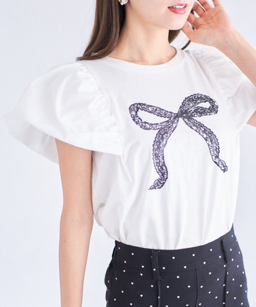 tocco closet(トッコ クローゼット)の「【ZOZO限定】レースリボンプリントTシャツ(Tシャツ/カットソー・レディース・ブラック/オフホワイト/グレー・M)」の2枚目の写真