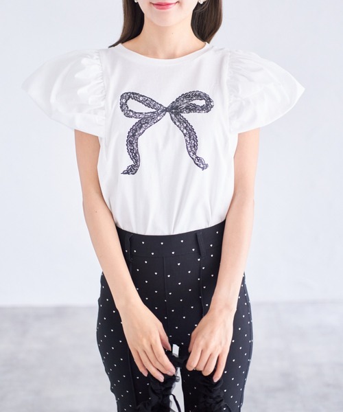 tocco closet(トッコ クローゼット)の「【ZOZO限定】レースリボンプリントTシャツ(Tシャツ/カットソー・レディース・ブラック/オフホワイト/グレー・M)」の6枚目の写真