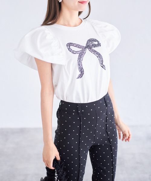 tocco closet(トッコ クローゼット)の「【ZOZO限定】レースリボンプリントTシャツ(Tシャツ/カットソー・レディース・ブラック/オフホワイト/グレー・M)」の5枚目の写真