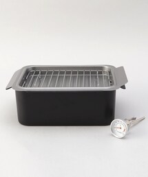 212 KITCHEN STORE（トゥワントゥキッチンストア）の「ポコフリット IH対応角型揚げ鍋ワイド(温度計・アミ付)（鍋/フライパン）」