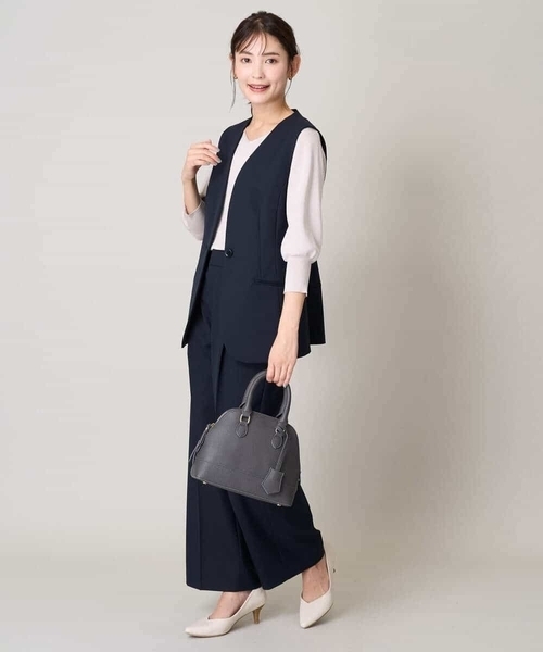 a.v.v（アーヴェヴェ）の「【洗える/イージーケア/UVカット/ストレッチ】スカルノテックスストレートワイドパンツ（その他パンツ・レディース・ネイビー/ブラウン/ライトグレー・38/40/34/36/42）」の11枚目の写真