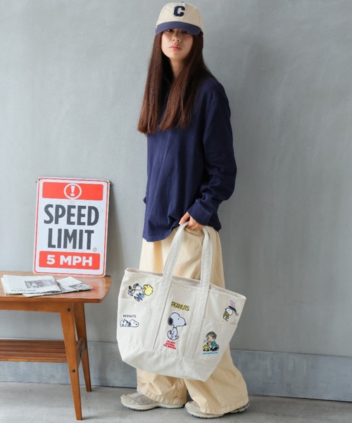 PEANUTS(ピーナッツ)の「PEANUTS 刺繍トートバッグ(トートバッグ・レディース・アイボリー/ライトインディゴブルー/インディゴブルー・FREE)」の8枚目の写真