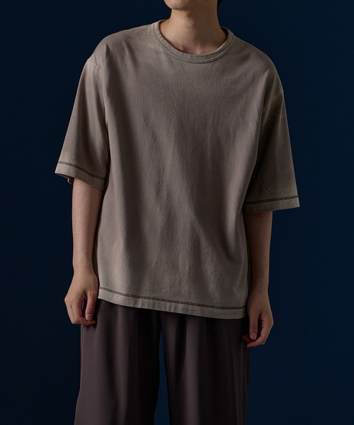 UNITED TOKYO（ユナイテッドトウキョウ）の「【残りわずか】30/2高密度天竺 フェードTシャツ（Tシャツ/カットソー・メンズ・ブラック/グレイッシュベージュ・1/2）」の21枚目の写真