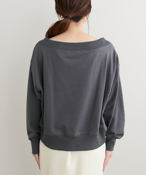 natural couture(ナチュラルクチュール)の「オフショルにもなる2way裏毛プルオーバー(Tシャツ/カットソー・レディース・スミクロ/ブラウン/ボルドー/ライトベージュ/サックスブルー・FREE)」の10枚目の写真