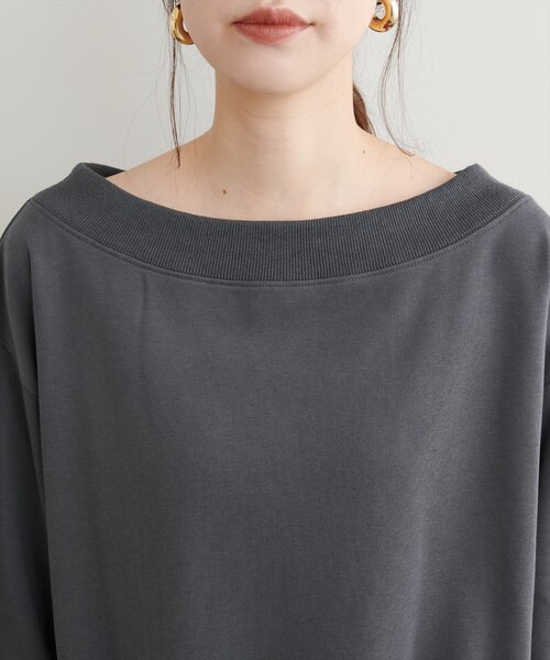 natural couture(ナチュラルクチュール)の「オフショルにもなる2way裏毛プルオーバー(Tシャツ/カットソー・レディース・スミクロ/ブラウン/ボルドー/ライトベージュ/サックスブルー・FREE)」の11枚目の写真