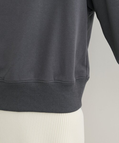 natural couture(ナチュラルクチュール)の「オフショルにもなる2way裏毛プルオーバー(Tシャツ/カットソー・レディース・スミクロ/ブラウン/ボルドー/ライトベージュ/サックスブルー・FREE)」の13枚目の写真