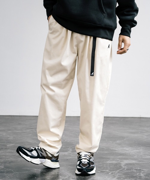 KANGOL（カンゴール）の「【KANGOL/カンゴール】別注コラボ ストレッチツイル・デニムクライミングパンツ（デニムパンツ・メンズ・ブラック/ベージュ/オフホワイト/カーキ/ブルー/インディゴブルー・M/L/XL）」の2枚目の写真
