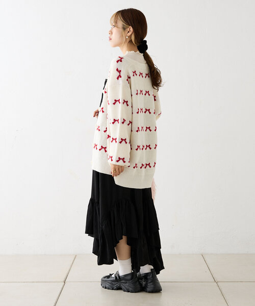 w closet（ダブルクローゼット）の「リボンビッグカーディガン（カーディガン/ボレロ・レディース・オフホワイト/ピンク/サックスブルー/ブラック・FREE）」の10枚目の写真