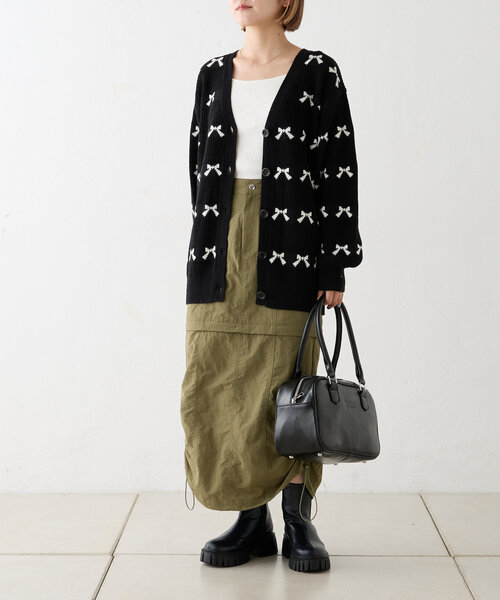 w closet（ダブルクローゼット）の「リボンビッグカーディガン（カーディガン/ボレロ・レディース・オフホワイト/ピンク/サックスブルー/ブラック・FREE）」の15枚目の写真