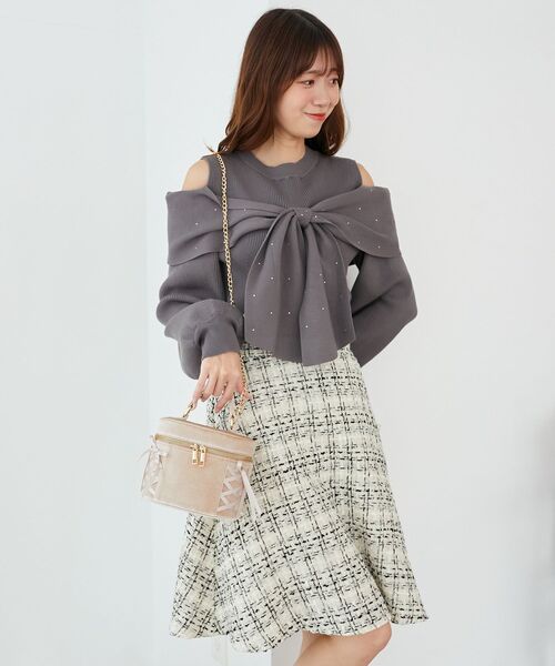 MAJESTIC LEGON（マジェスティックレゴン）の「レースアップベロアバニティバッグ（ショルダーバッグ・レディース・モカ/アイボリー・FREE）」の3枚目の写真