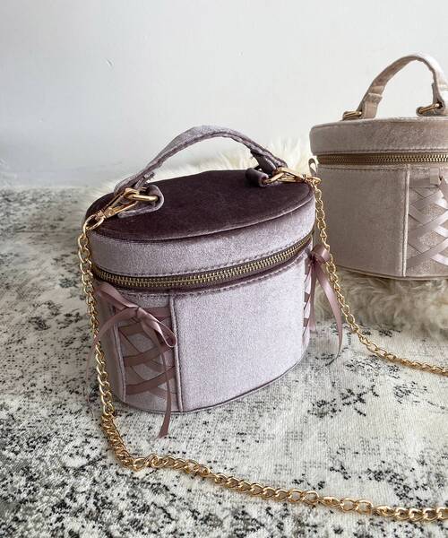 MAJESTIC LEGON（マジェスティックレゴン）の「レースアップベロアバニティバッグ（ショルダーバッグ・レディース・モカ/アイボリー・FREE）」の9枚目の写真