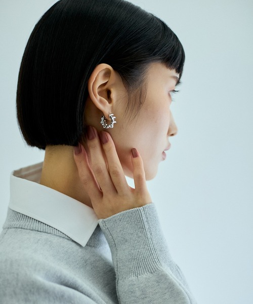 ADAM ET ROPE'（アダムエロペ）の「LES BIJOUX クリースフープピアス（ピアス（両耳用）・レディース・シルバー/ゴールド・FREE）」の4枚目の写真