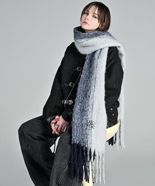 ADRER（アドラー）の「volume fringe shaggy muffler / ボリュームフリンジシャギーマフラー（マフラー・メンズ・ブラック/ブルー系1/ホワイト/ブラック系1/ブラック系2/ブラウン系1/ネイビー系1・FREE）」の15枚目の写真