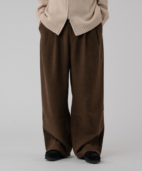 Adoon plain(アドーンプレーン)の「ヘリンボーンバレルレッグワイドパンツ(スラックス・メンズ・ブラウン/チャコールグレー・LARGE/MEDIUM)」の2枚目の写真