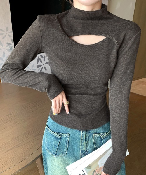 Miniministore(ミニミニストア)の「長袖Tシャツ 穴あき ハイネック 春秋冬(Tシャツ/カットソー・レディース・チャコールグレー/ブラック/ダークブラウン/ライトベージュ/グレー・L/XL/M)」の11枚目の写真