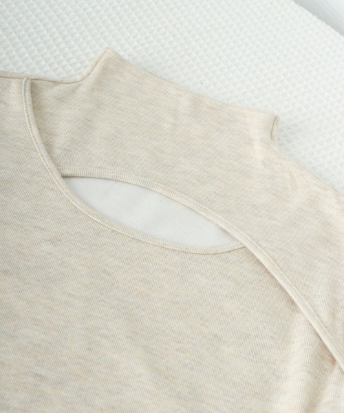 Miniministore(ミニミニストア)の「長袖Tシャツ 穴あき ハイネック 春秋冬(Tシャツ/カットソー・レディース・チャコールグレー/ブラック/ダークブラウン/ライトベージュ/グレー・L/XL/M)」の22枚目の写真
