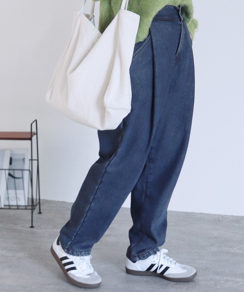 reca（レカ）の「裏起毛ボンディング タックデニムパンツ（デニムパンツ・レディース・ネイビー・M/L）」の9枚目の写真