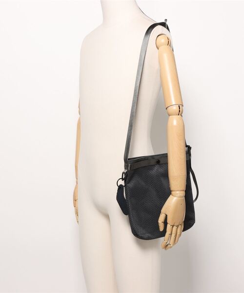 WEEKEND(ER)(ウィークエンダー)の「WEEKEND(ER)/ウィークエンダ― MESH& SHOULDER BAG(ショルダーバッグ・レディース・タン/グレー・FREE)」の17枚目の写真