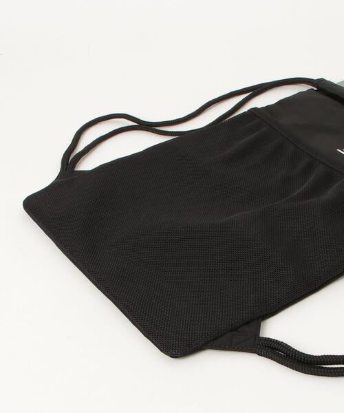 ESSENTIALS ブラック ショルダーバッグ Essentials ドローストリングバッグ（ショルダーバッグ）｜New