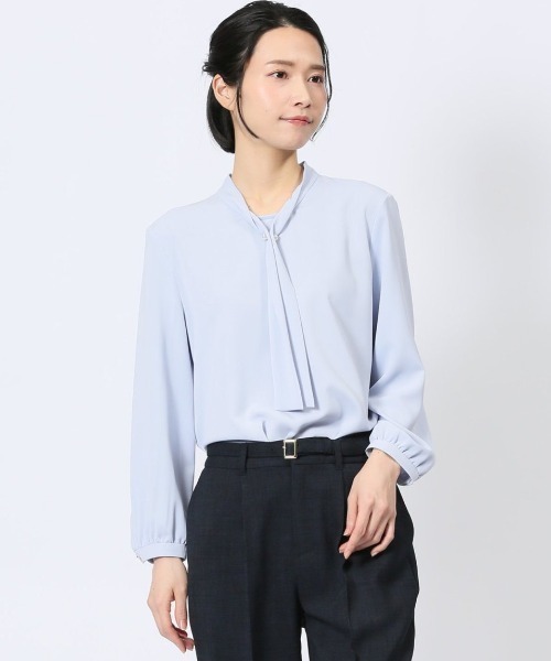 m.f.editorial（エムエフエディトリアル）の「【ストレッチ　マシンウォッシャブル】m.f.エディトリアル レディース パールボウタイ 8分袖プルオーバーブラウス（シャツ/ブラウス・レディース・サックスブルー/ホワイト/ライトグレー・MEDIUM/LARGE）」の3枚目の写真