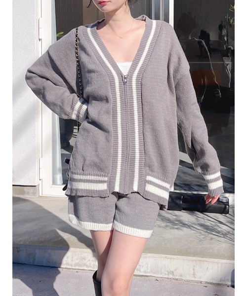 MIIA(ミーア)の「ラインジップニットセットアップ(セットアップ・レディース・ブラック/オフホワイト/グレー・FREE)」の11枚目の写真