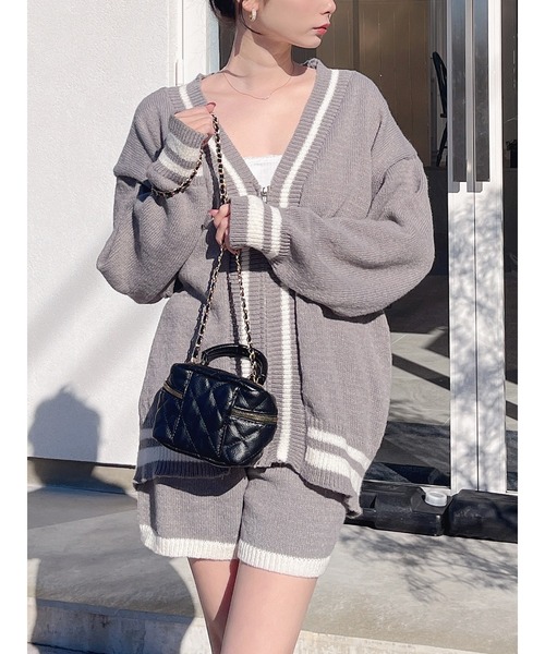 MIIA(ミーア)の「ラインジップニットセットアップ(セットアップ・レディース・ブラック/オフホワイト/グレー・FREE)」の10枚目の写真