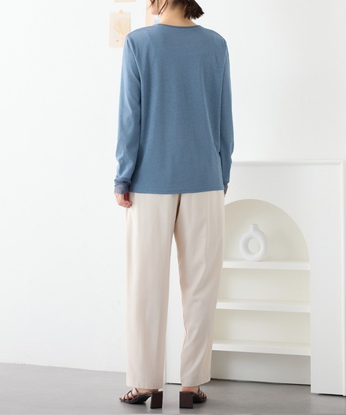 Viola e Viola(ヴィオラエヴィオラ)の「程よい透け感大人シアー素材切替トップス(Tシャツ/カットソー・レディース・ブラック/ホワイト/ブルー・3L/LL/L/M)」の13枚目の写真
