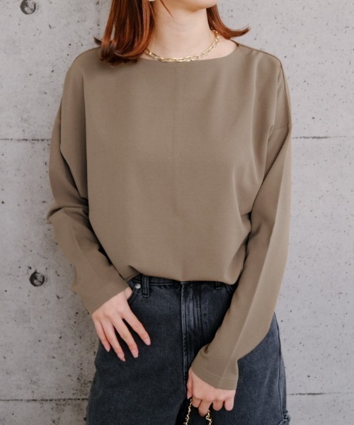 aquagarage(アクアガレージ)の「ボートネックボックスTシャツ(Tシャツ/カットソー・レディース・グレイッシュベージュ/オフホワイト/ブラック・L/M)」の1枚目の写真